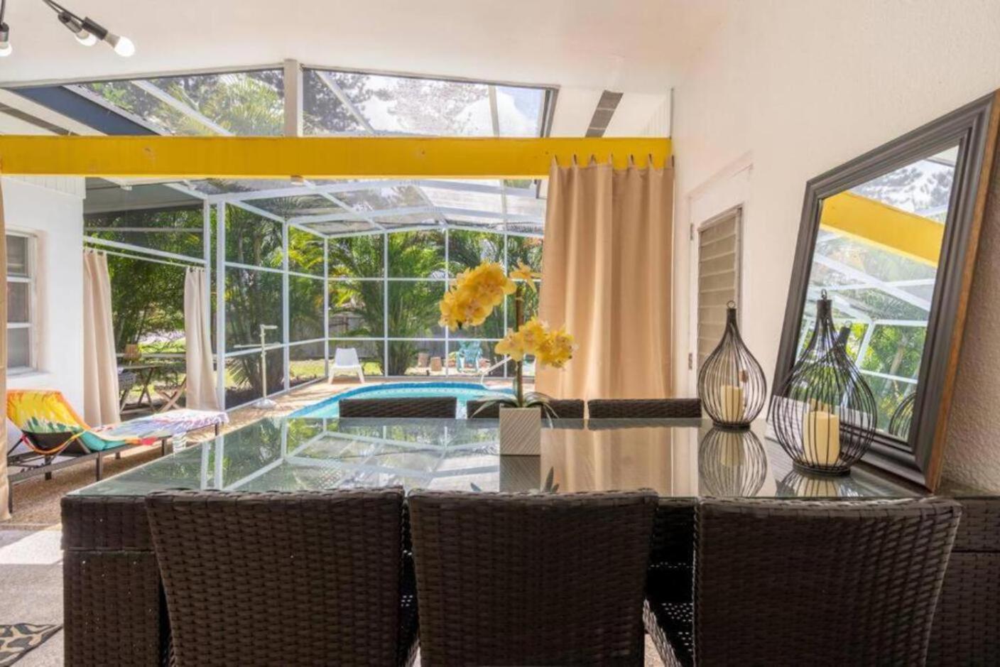 Fantastic Island House 1 Mile To The Beach With Heated Pool Sarasota Ngoại thất bức ảnh
